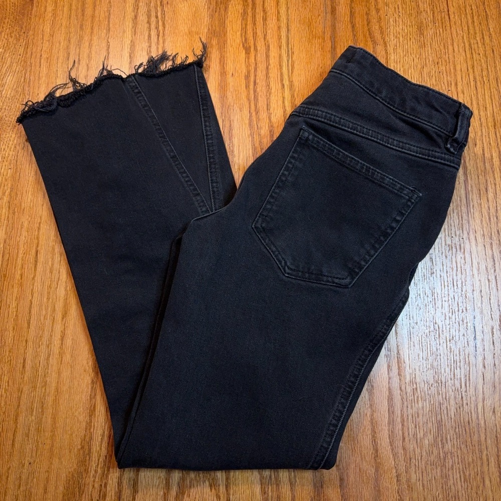 Free People Jeans Womens Sz 25 (27X25) Rita Crop‎ Flare Black Denim Raw Hem